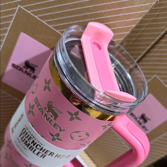 Stanley Pink Patterned Quencher Tumbler - Picture 3 of 5